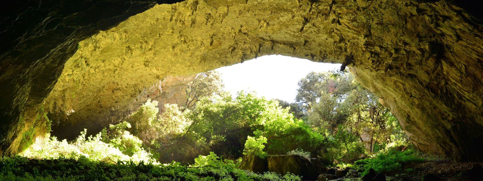 Tour in a chasm with Ardèche Balades