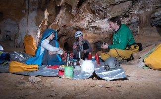 Immersion totale en bivouac souterrain