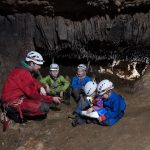 © Découverte Famille au départ des Grottes de Vallon avec les Guides Spéléo - guides speleo d'Ardèche