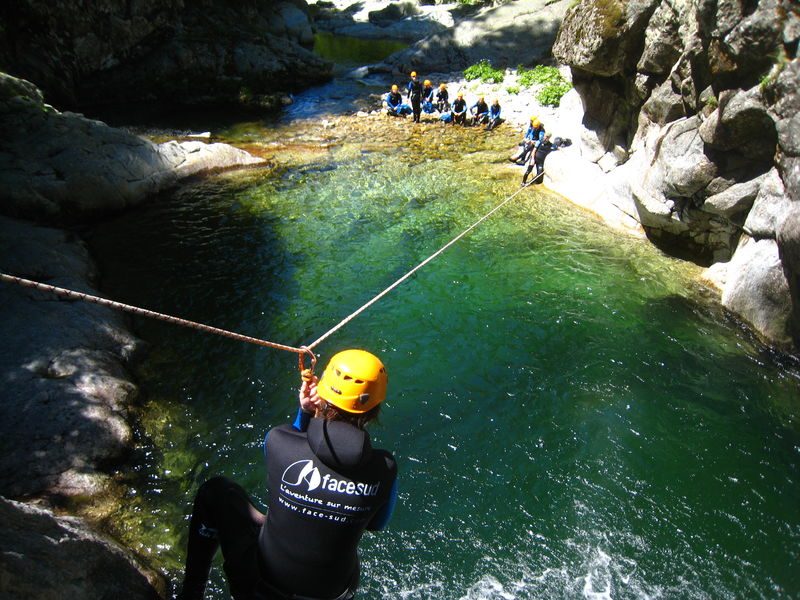 Face Sud : Canyoning, Via Ferrata, Spéléologie, Escalade, Via Cordata, Canoë-kayak - Vallon Pont d’Arc