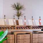 © Domaine Audu - Rosé display stand - Domaine Audu