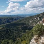 © Les Gorges de l'Ardèche avec un guide nature - Terre et Ciel Randonnées - Karine guide nature
