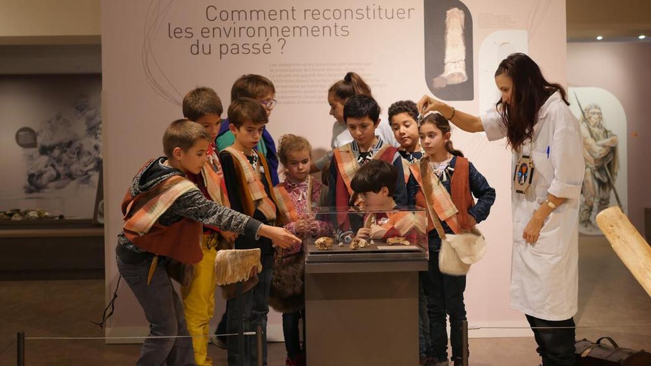 Visite animée à l'Aven d'Orgnac : le coffre mystérieux de la Cité de la Préhistoire