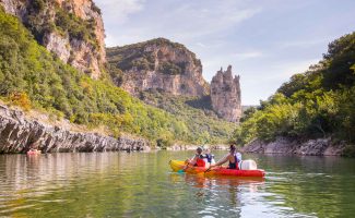 Canoeing from Vallon to St Martin d'Ardèche - 32 km / 2 days with Loulou Bateaux