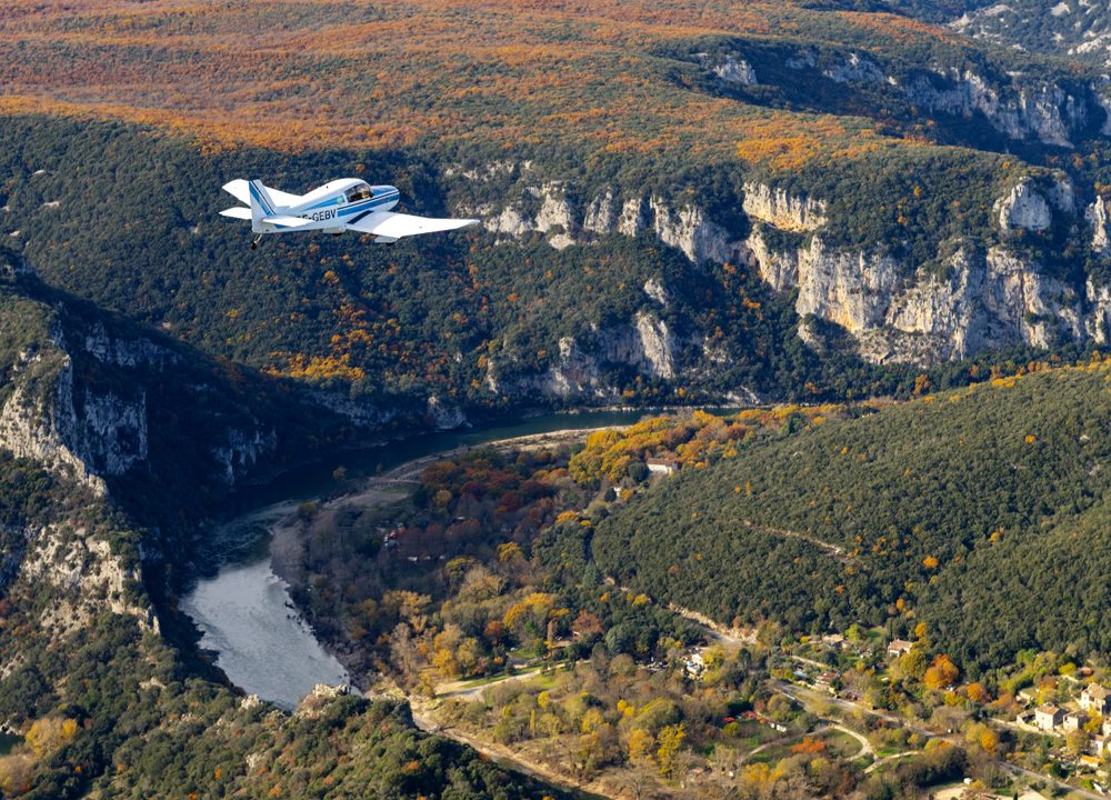 Fly over the Gorges de l’Ardèche with the aeroplane flying school