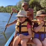 © Family canoeing in the evening - from 3 years old with Kayacorde - Kayacorde