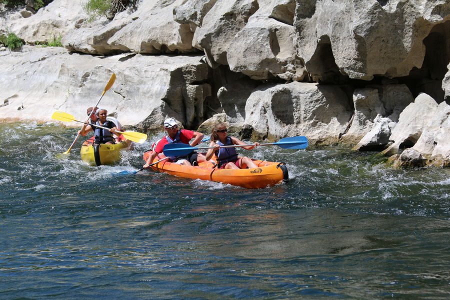 1 jour 1/2 en canoës avec un guide nature des Gorges de l’Ardèche - 1 nuit en bivouac