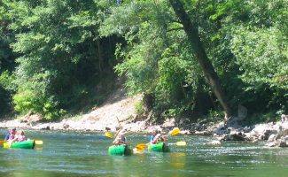 Canoeing from Châmes to St Martin d'Ardèche - 24 km / 1 day with Alpha Bateaux