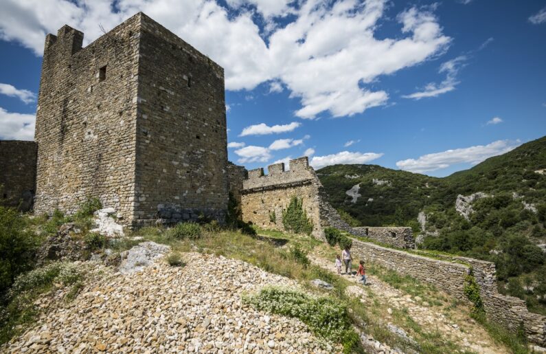 chateau de saint montan ardeche